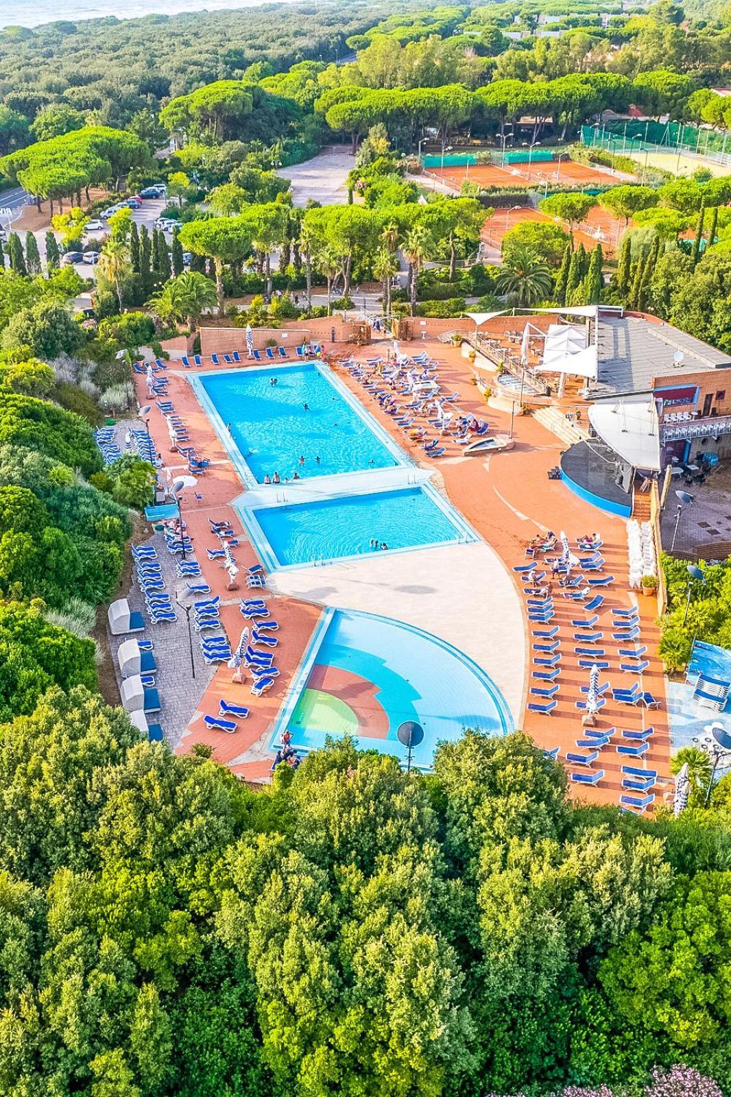 Hotel Riva Degli Etruschi Сан Винченцо Екстериор снимка