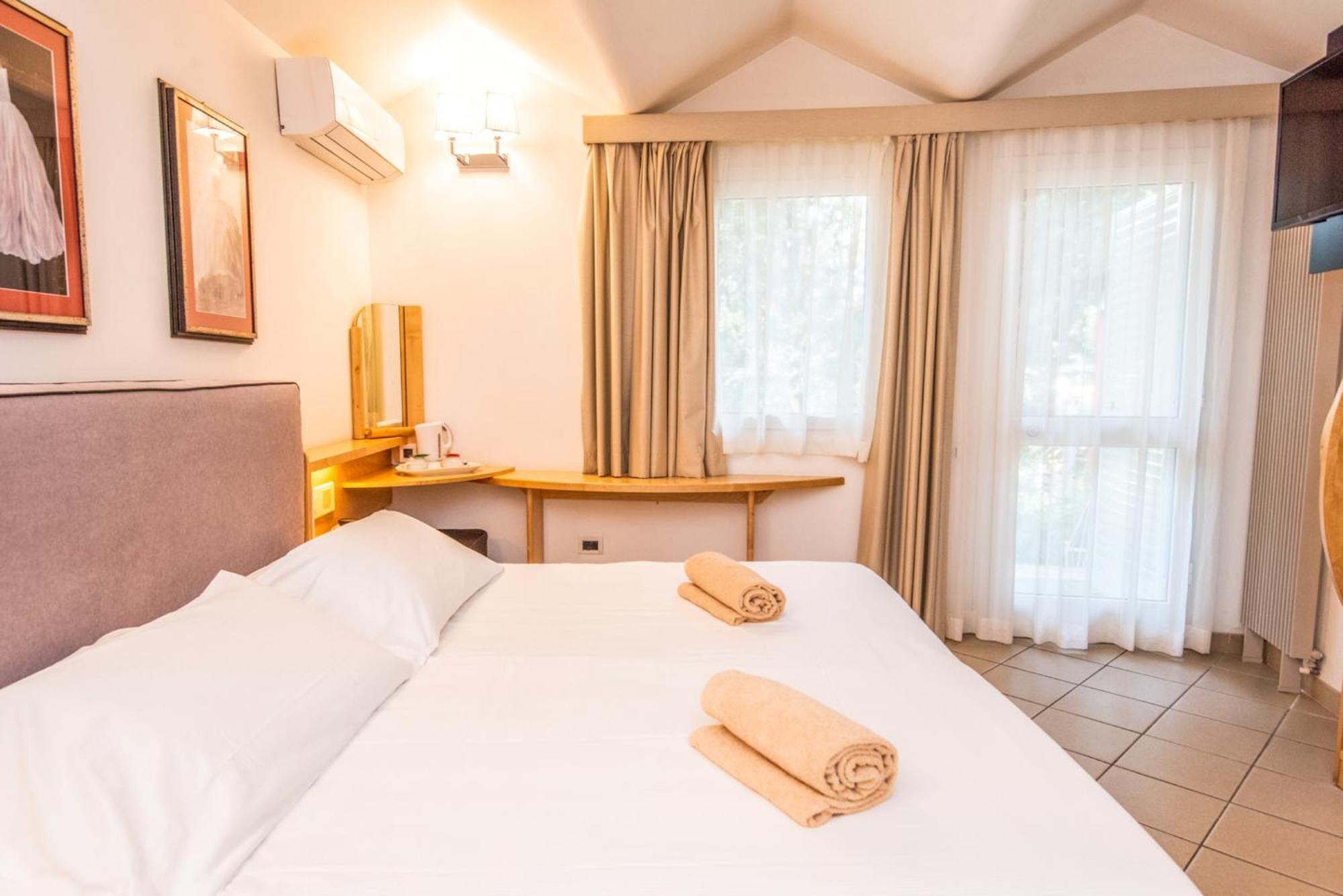 Hotel Riva Degli Etruschi Сан Винченцо Екстериор снимка